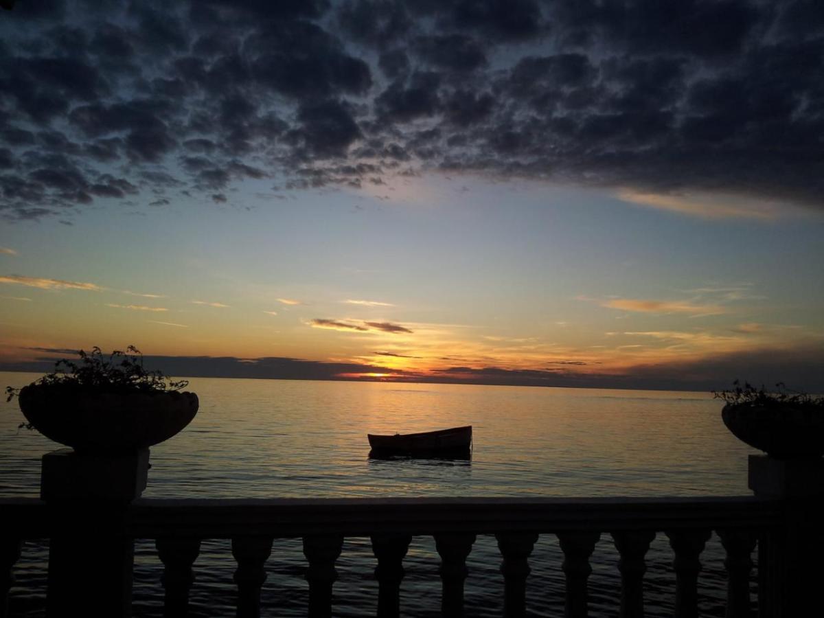 Durres City Apartment, City Center & Close To The Beach 外观 照片